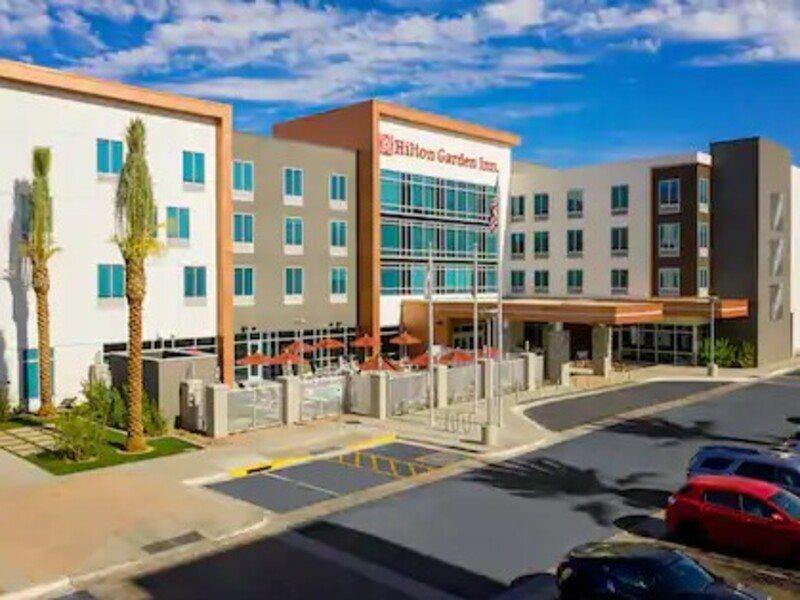 Hilton Garden Inn Chandler Downtown Екстериор снимка