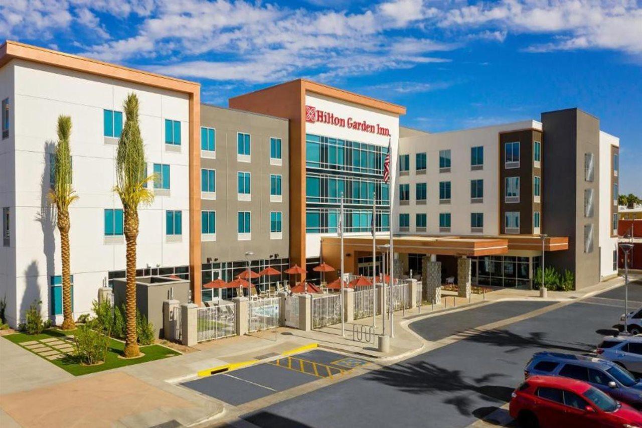 Hilton Garden Inn Chandler Downtown Екстериор снимка