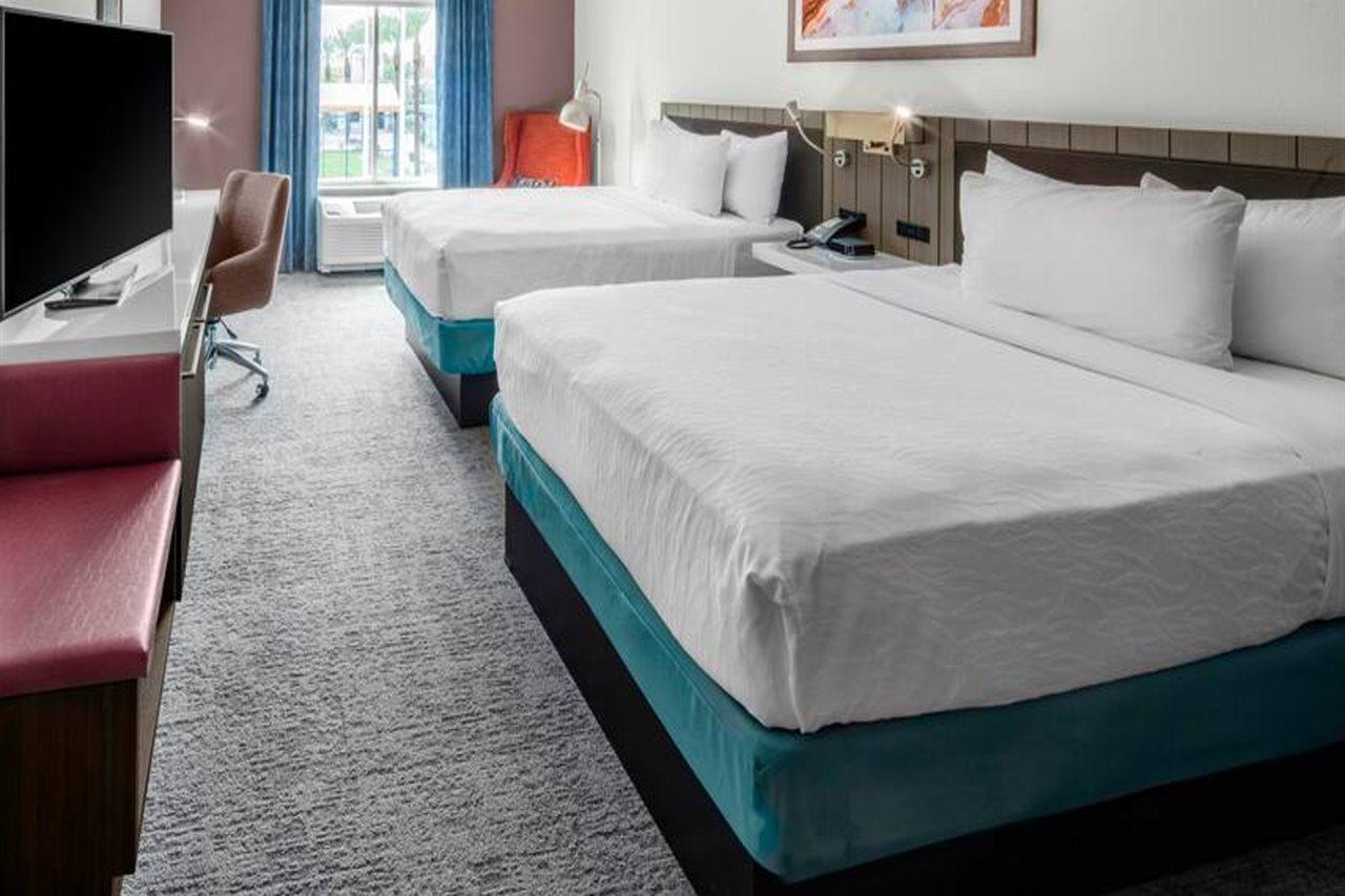 Hilton Garden Inn Chandler Downtown Екстериор снимка