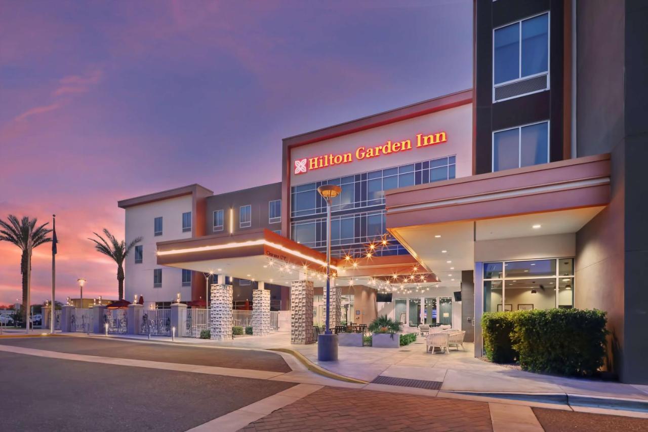 Hilton Garden Inn Chandler Downtown Екстериор снимка