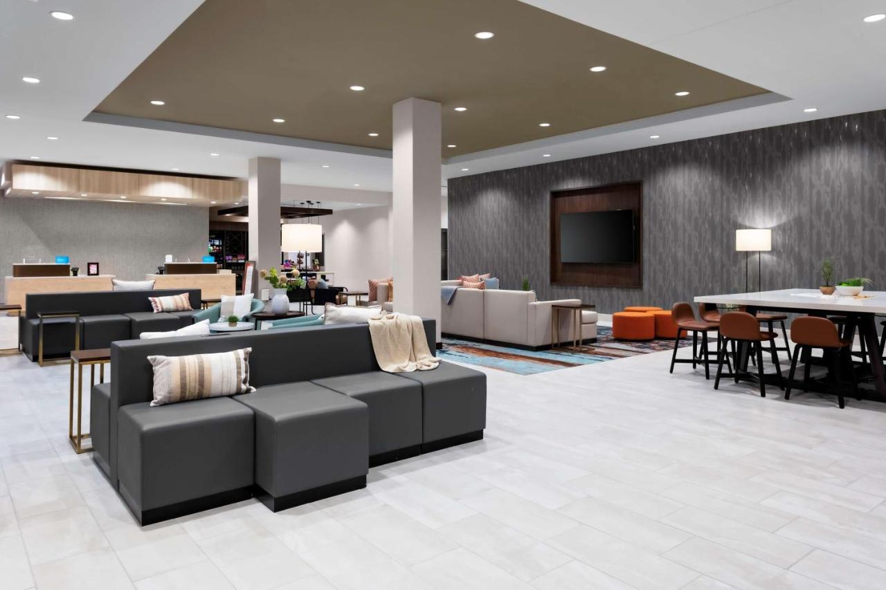 Hilton Garden Inn Chandler Downtown Екстериор снимка