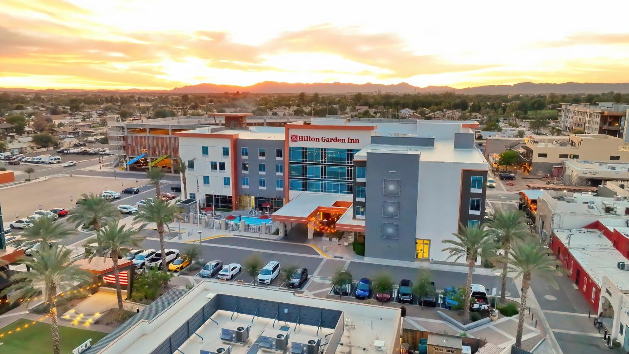 Hilton Garden Inn Chandler Downtown Екстериор снимка