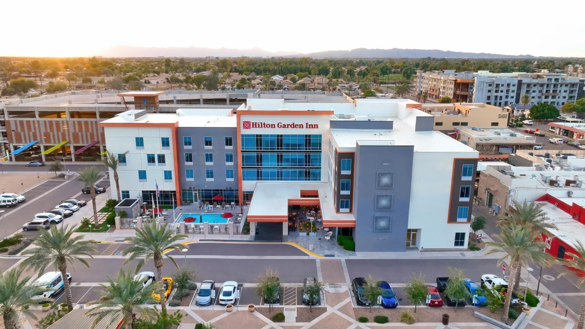 Hilton Garden Inn Chandler Downtown Екстериор снимка