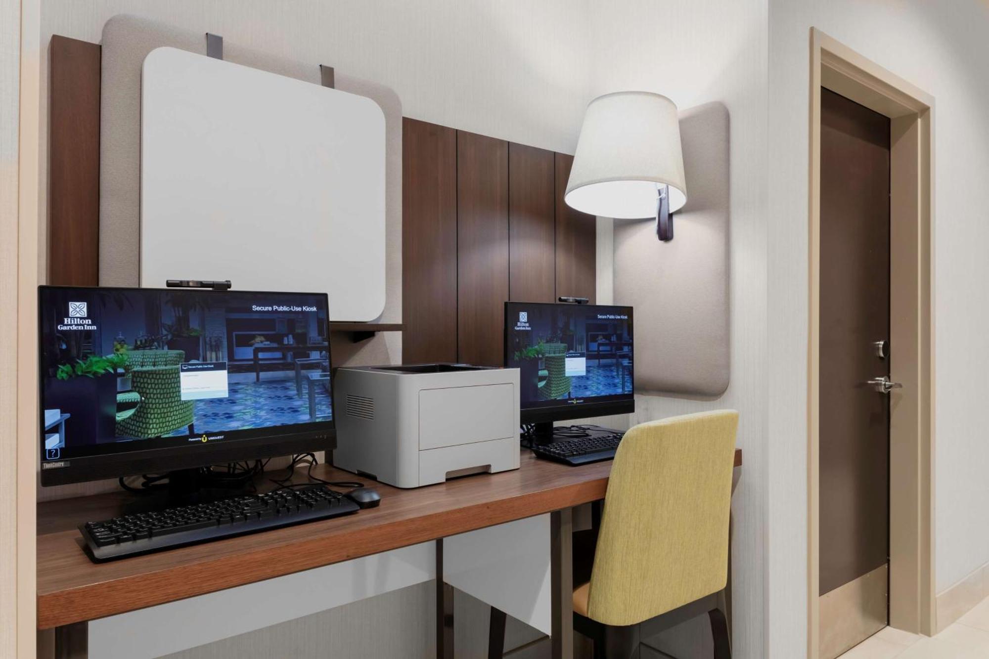 Hilton Garden Inn Chandler Downtown Екстериор снимка