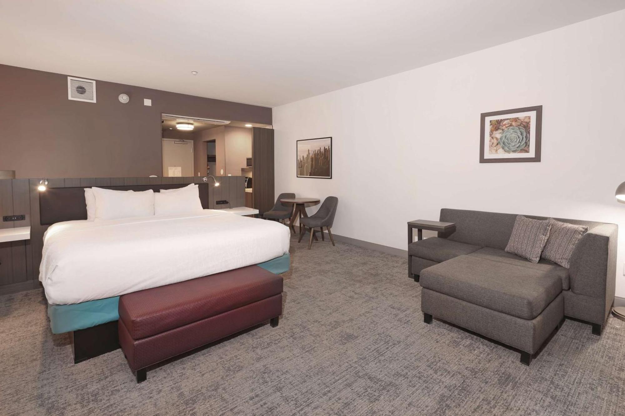 Hilton Garden Inn Chandler Downtown Екстериор снимка