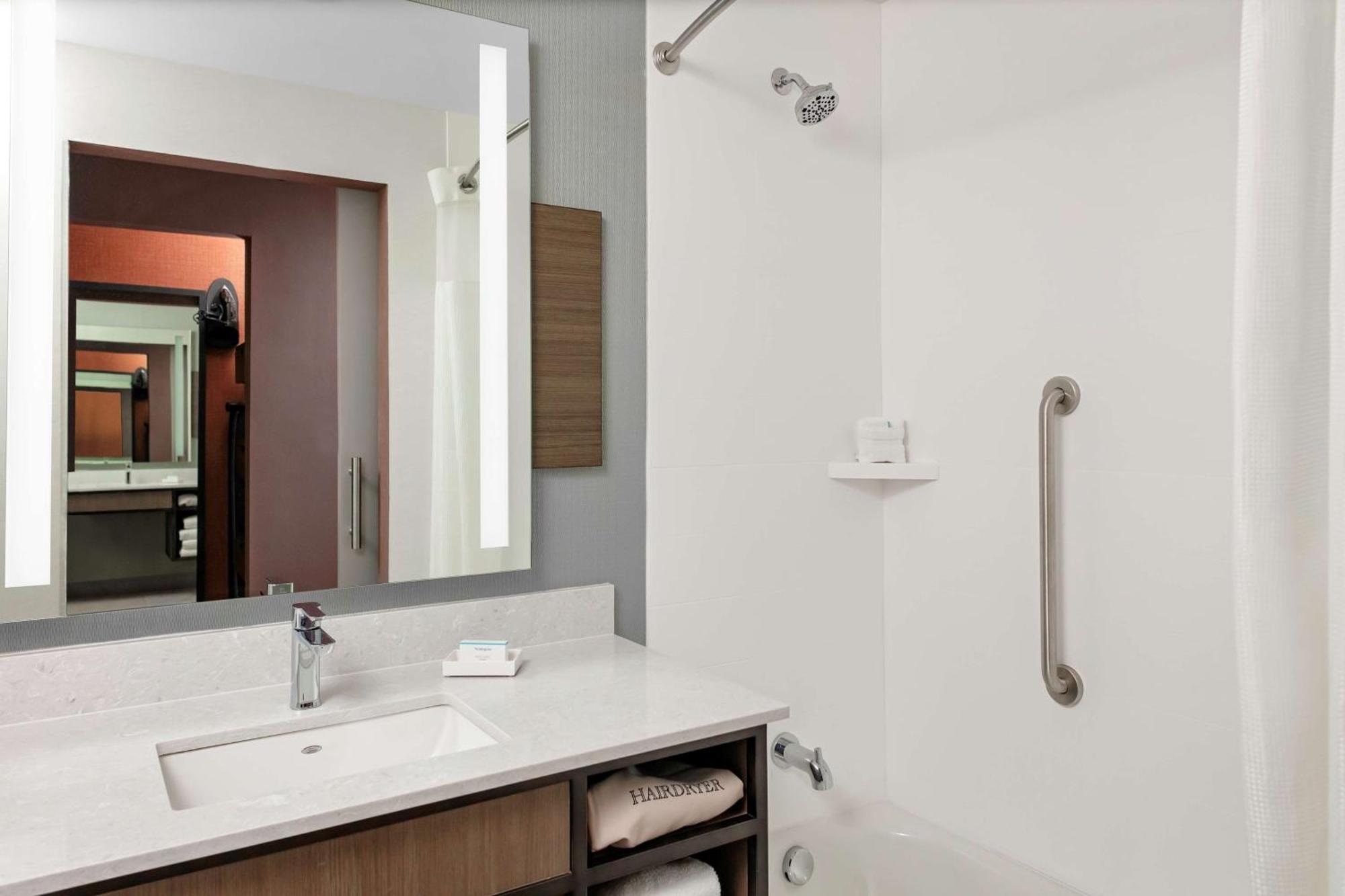 Hilton Garden Inn Chandler Downtown Екстериор снимка