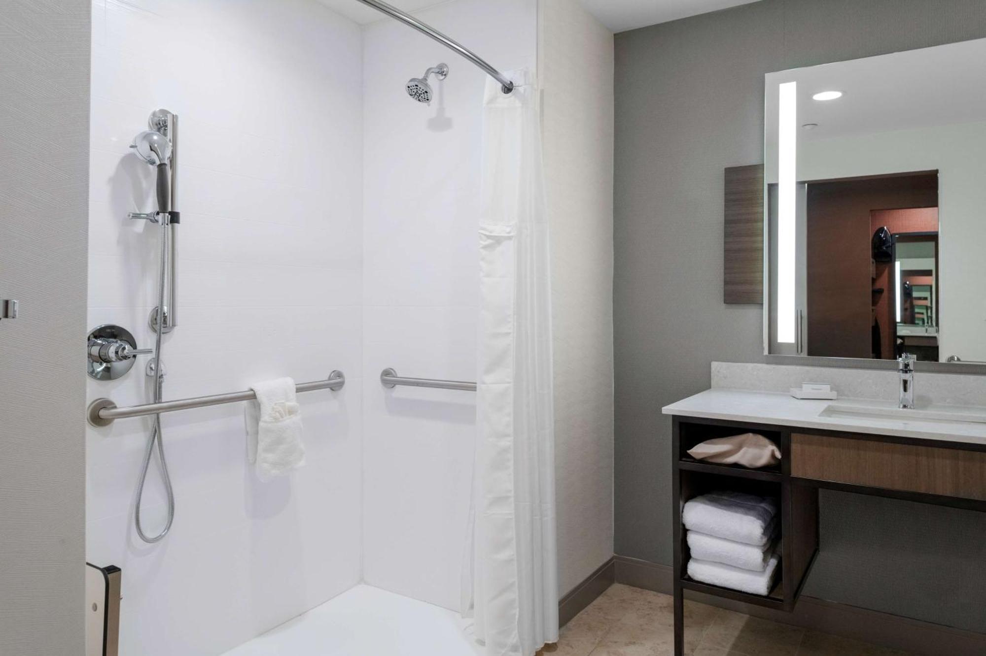 Hilton Garden Inn Chandler Downtown Екстериор снимка