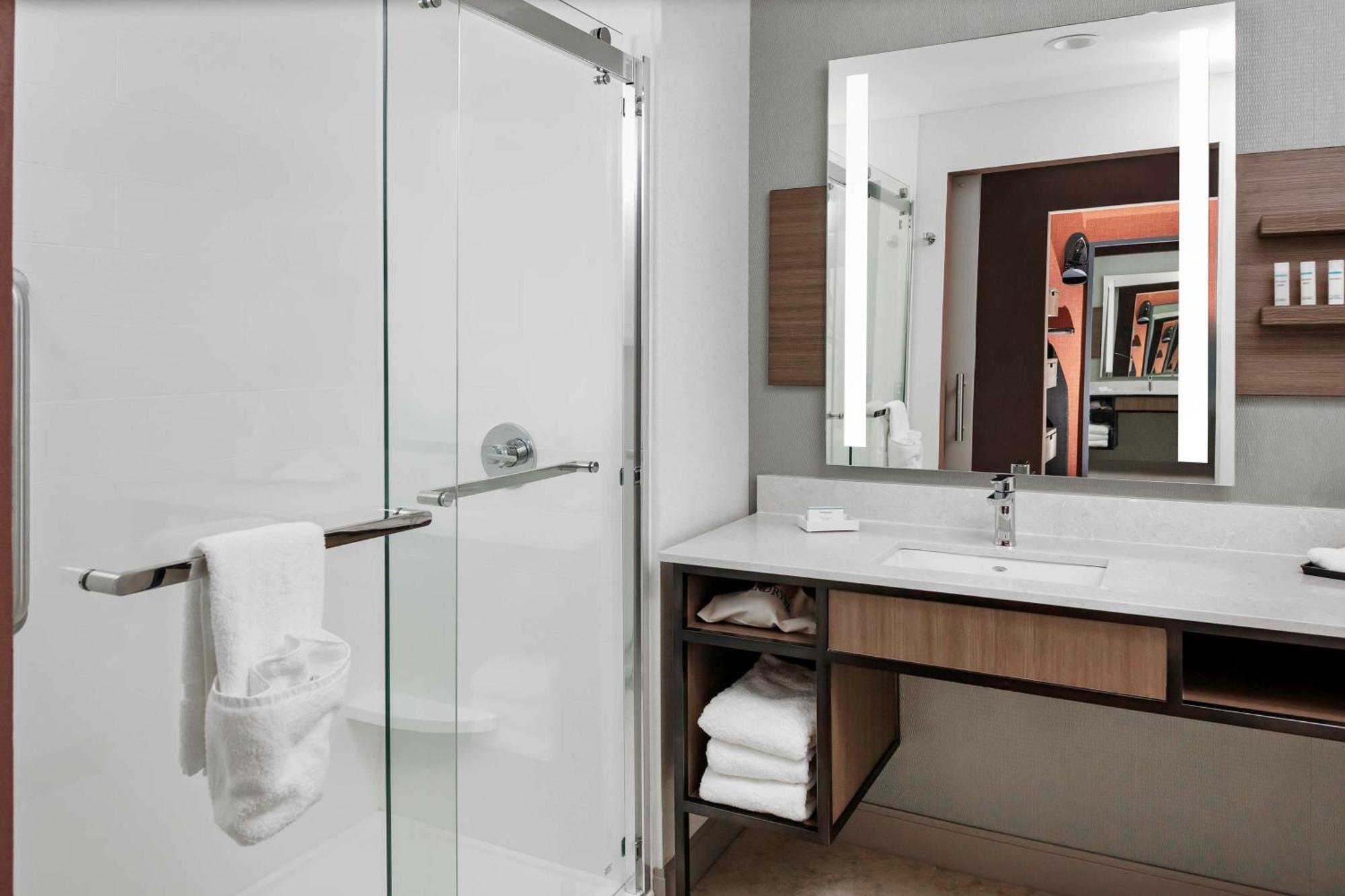 Hilton Garden Inn Chandler Downtown Екстериор снимка