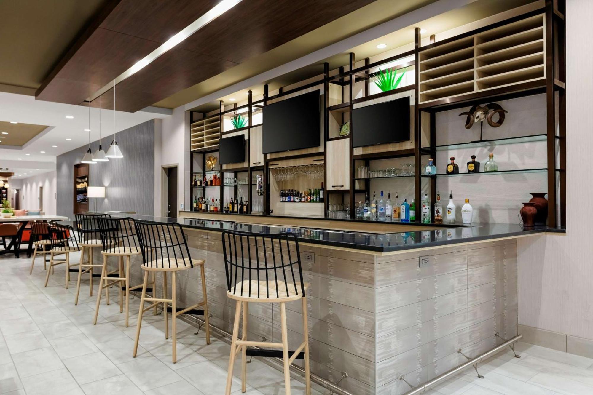 Hilton Garden Inn Chandler Downtown Екстериор снимка