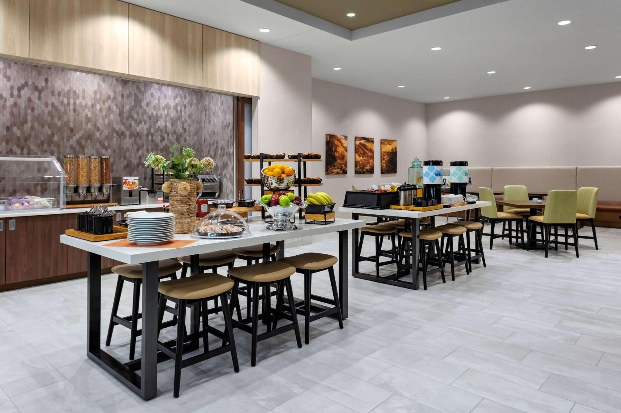 Hilton Garden Inn Chandler Downtown Екстериор снимка